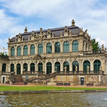 Grosses Apartment Im Zentrum Von Dresden, 2 Schlafzimmer, 2 Baeder, Balkon Kültér fotó