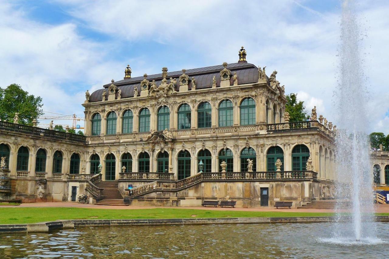 Grosses Apartment Im Zentrum Von Dresden, 2 Schlafzimmer, 2 Baeder, Balkon Kültér fotó